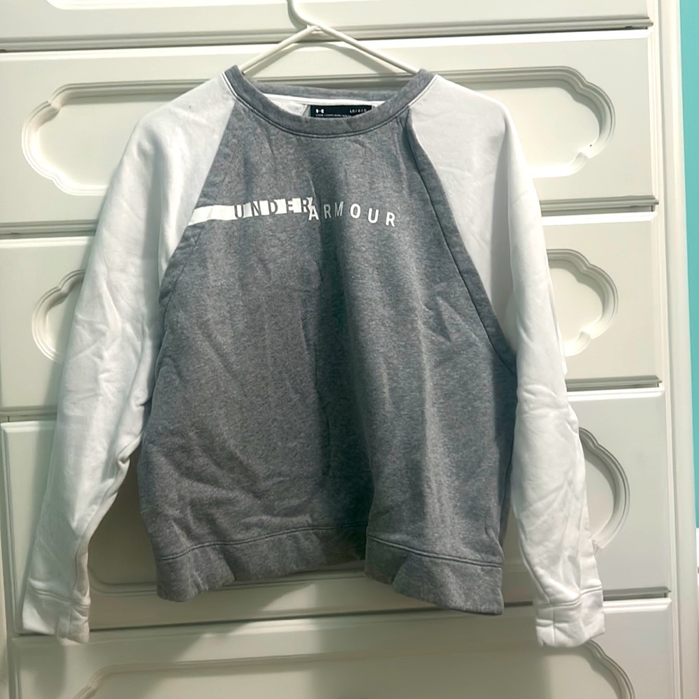 Under Armor Sweatshirt